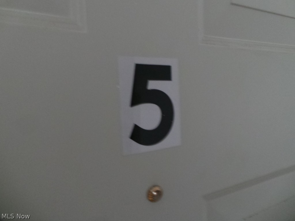 Banbury Village Condo - Residential