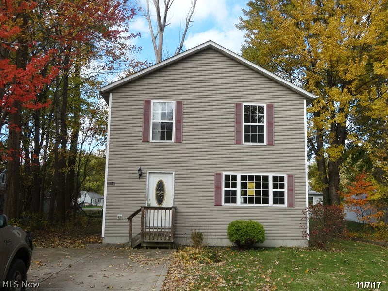 Located in Painesville Township sits this 3 bedroom, 1 1/2 bath, 1400 Sq Ft Colonial built in 2004. Nice sized living room with large picture window to let in tons of light is open to the eat in kitchen with plenty of counter space and storage, convenient with laundry room and 1/2 bath off the kitchen. Upstairs offers 3 nicely sized bedrooms with a full bath. With new carpet throughout, a fresh coat of paint will go a long way to making this the home of your dreams!
This property is a Freddie Mac/HomeSteps property being sold as-is. This property is eligible under the Freddie Mac First Look Initiative through 12/7/2017. POS and any repairs, if necessary are the responsibility of the Buyer.