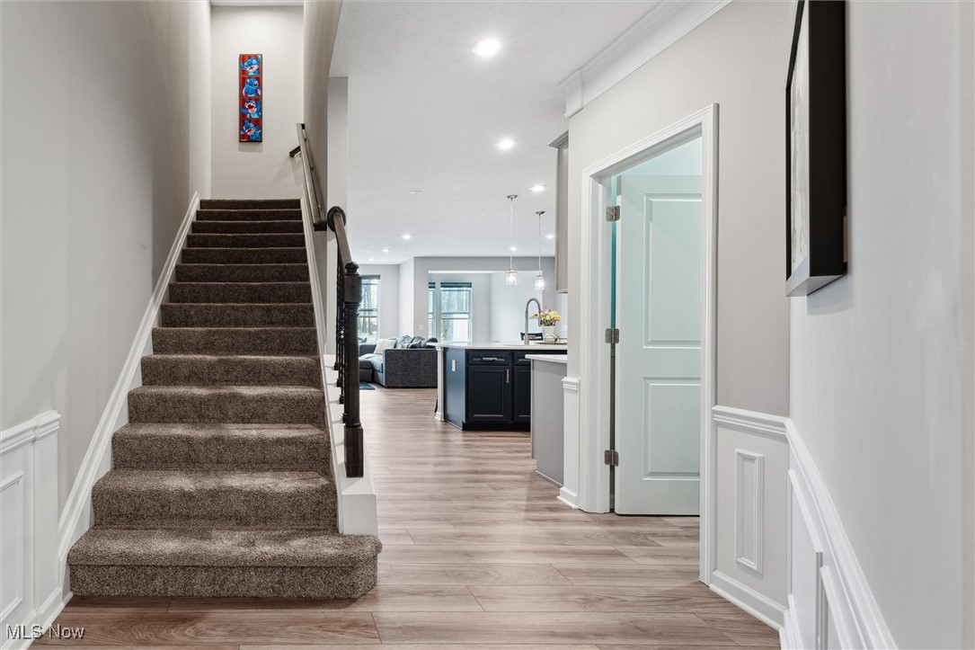 857 S Greenway Drive, Westlake, Ohio image 8