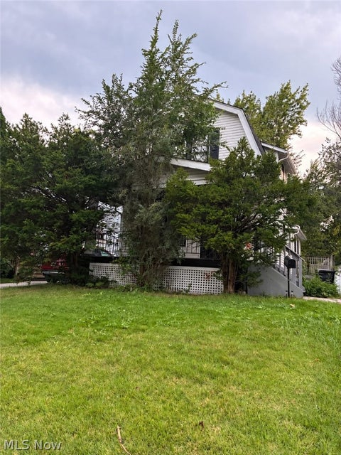 Homes For Sale - 1518 E 174th Street<br/> Cuyahoga County, Cleveland, OH 44110