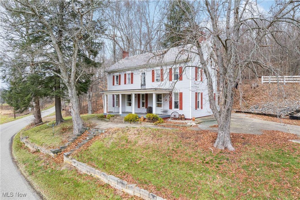 Photo of 5147 Bluebird Road NW, Malvern, OH 44644 (MLS # 5183409)