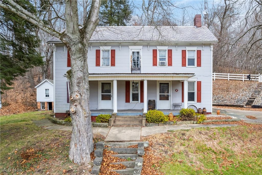 Photo of 5147 Bluebird Road NW, Malvern, OH 44644 (MLS # 5183409)