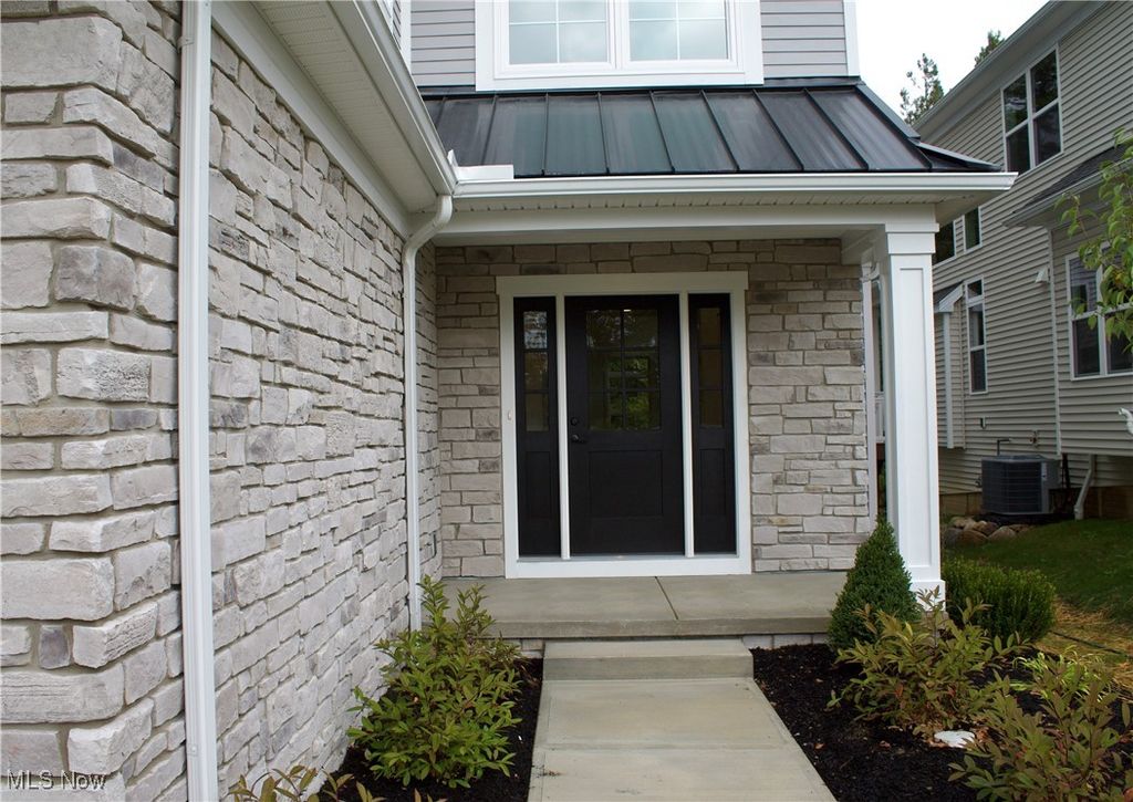 Photo of 103 Town Centre Drive, Broadview Heights, OH 44147 (MLS # 5177248)