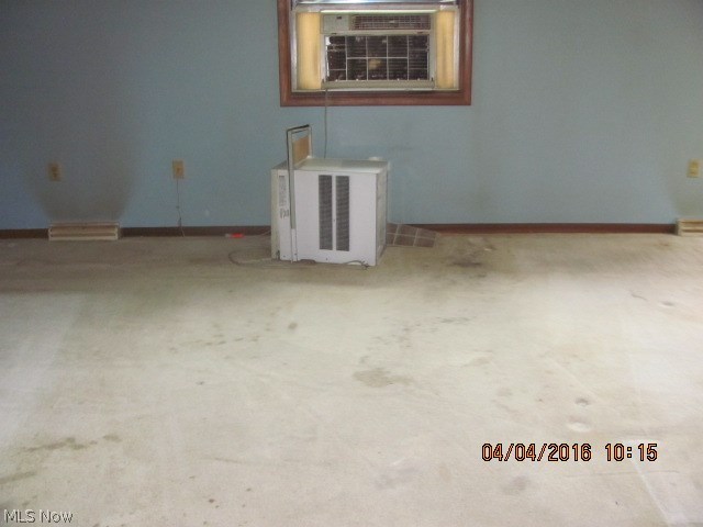 Village/Seville 14 - Commercial Sale