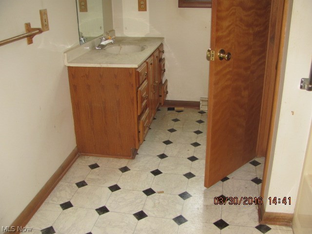 Village/Seville 14 - Commercial Sale