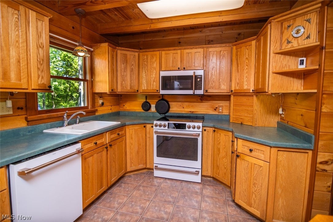 205 Stratton Lane