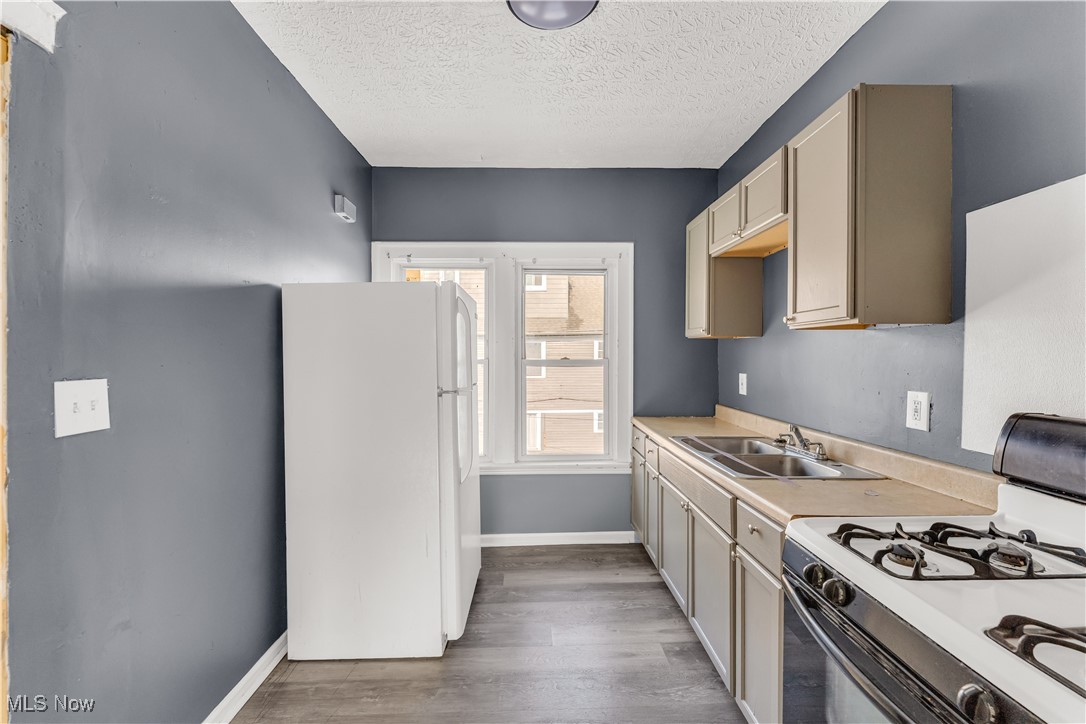 Lake Shore - Residential Lease