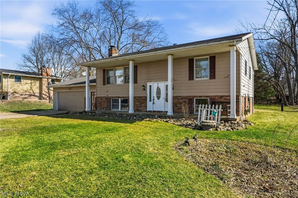 Photo of 13100 Market Avenue N, Hartville, OH 44632 (MLS # 5190557)