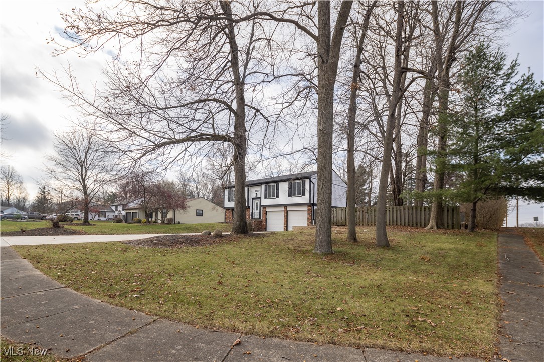 8500 Yorkview Drive, North Royalton, Ohio image 27