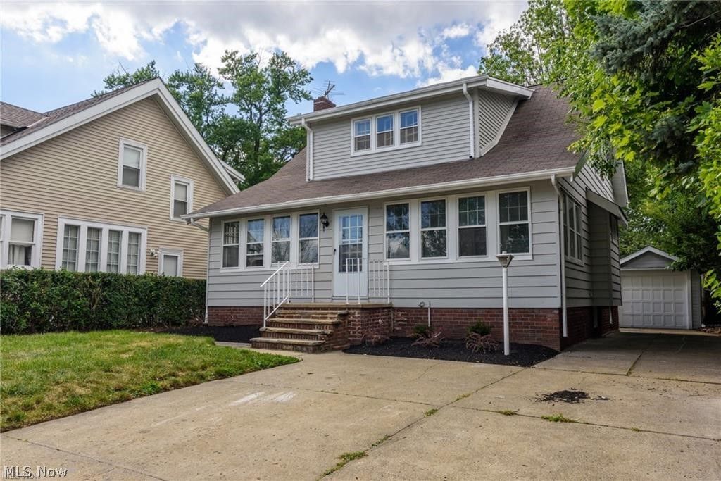 Photo of 18119 Lake Shore Boulevard, Cleveland, OH 44119 (MLS # 5212327)