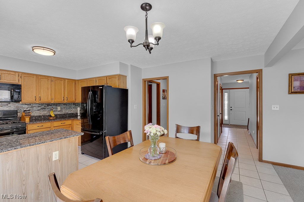 1322 Sharonbrook Drive, Twinsburg, Ohio image 8
