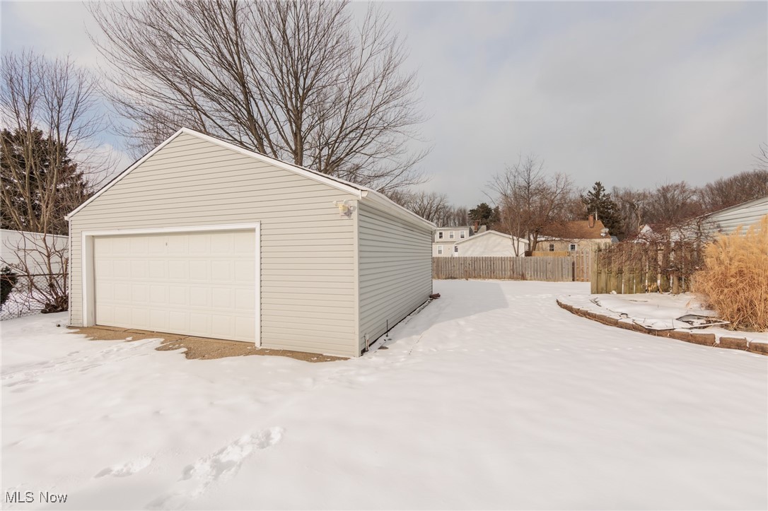 23492 Clifford Drive, North Olmsted, Ohio image 43