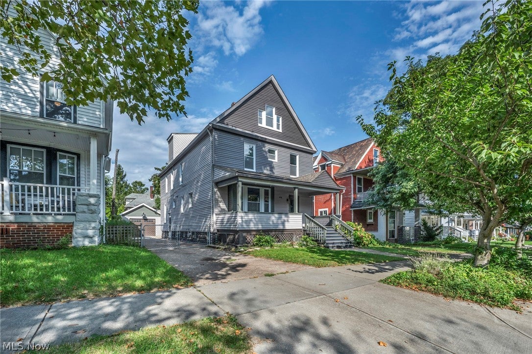 1362 W 61st Street