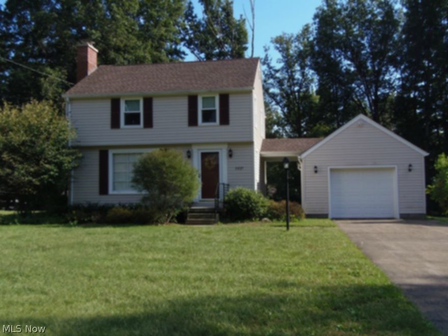 West side Kirkmere area.  Move in and enjoy this well maintained home.  Vinyl siding and roof approx. 5 yrs. old. First floor Large master bedroom would make a great family room if you don't need 4 bedrooms. Also on the first floor, full bath & laundry, formal dining room, eat-in kitchen.  Wood burning fireplace in living room was cleaned & re-bricked in 2012.  Replacement windows.  Covered patio between garage and house. Nice backyard.  Definitely a Great Place to call home!  Don't wait, call today! Close enough to Walk to Mill Creek Park. Regular Taxes approx. $1519.48. Upstairs dryer hookup electric.
Basement dryer hook up is electric and gas.