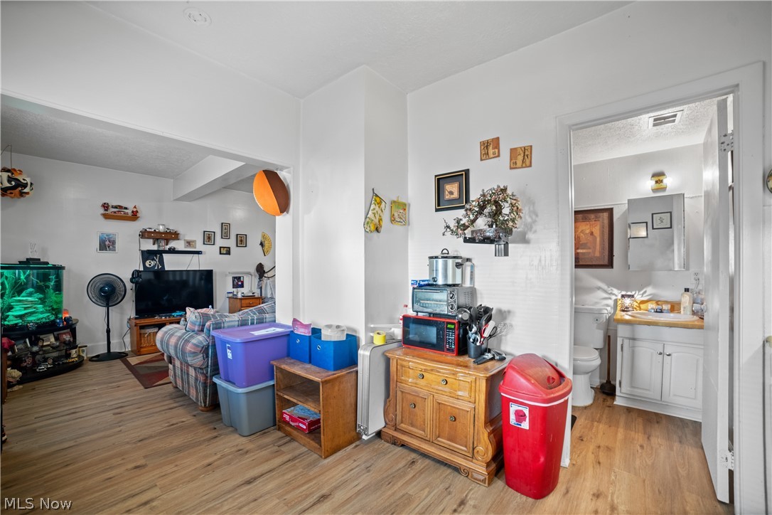 Lucas - Commercial Sale