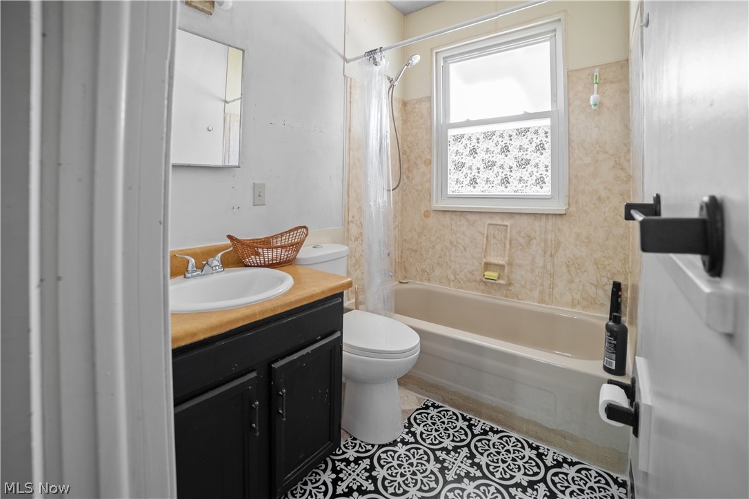 Lucas - Commercial Sale