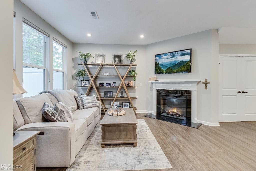 844 Woodside Drive, Westlake, Ohio image 3