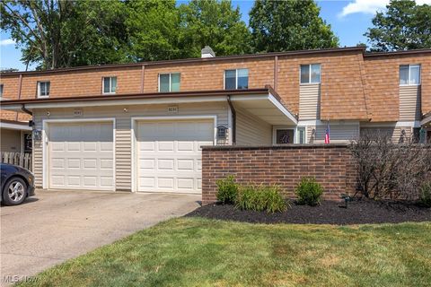 9291 Sussex Drive, Olmsted Falls, OH 44138 - #: 5139175