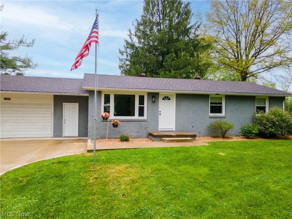 Photo of 13095 Navarre Road SW, Beach City, OH 44608 (MLS # 5206961)