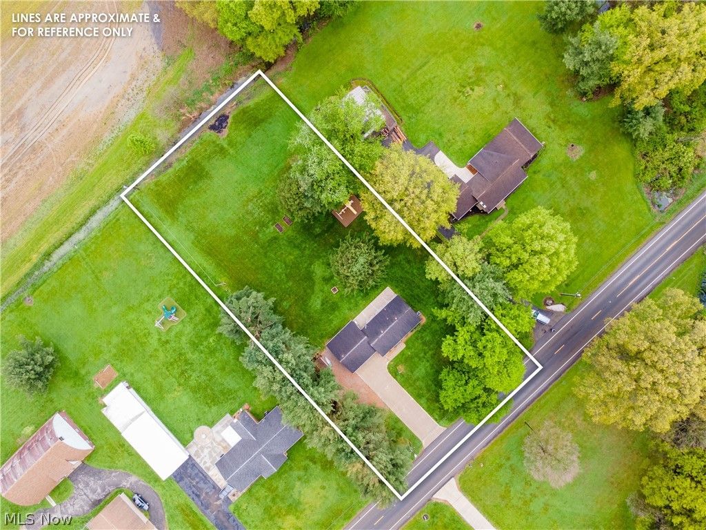 Photo of 13095 Navarre Road SW, Beach City, OH 44608 (MLS # 5206961)