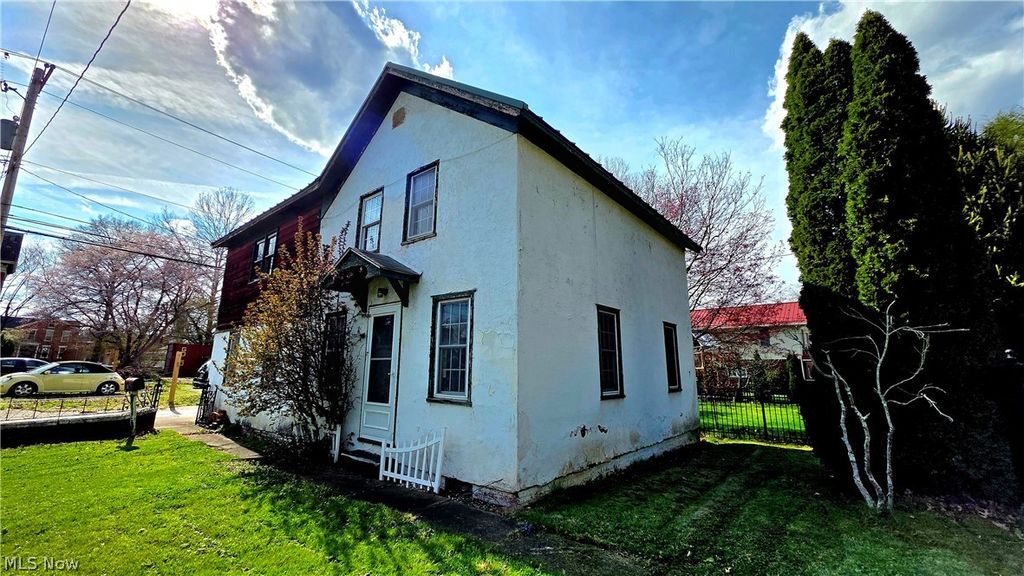 Photo of 317 Fourth Street, Marietta, OH 45750 (MLS # 5198697)