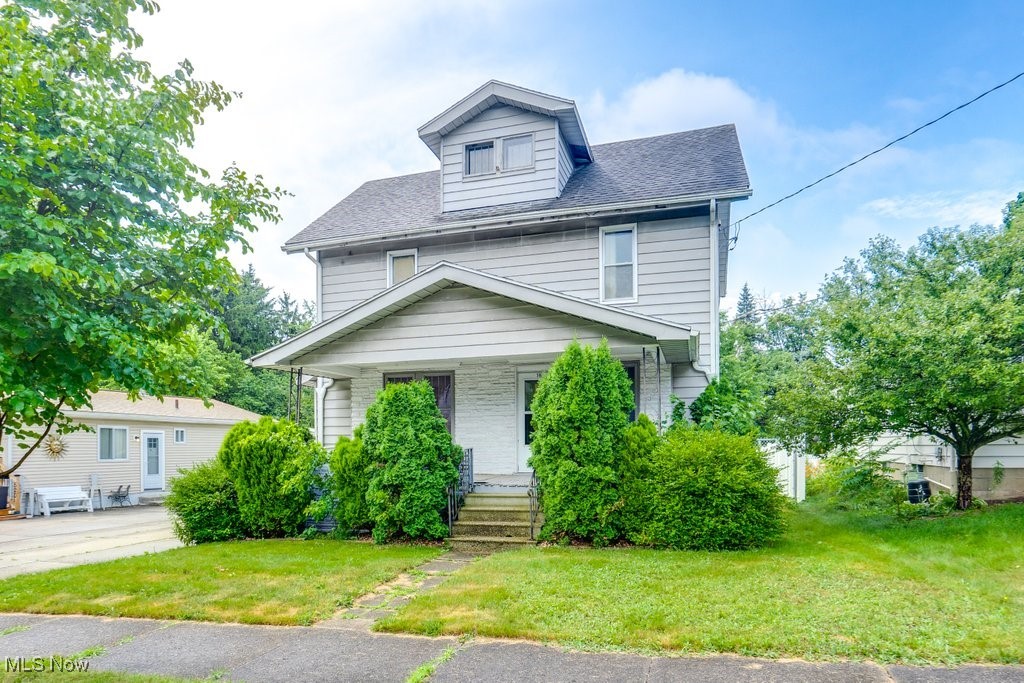 Step into the character and charm of this spacious old farmhouse located at 516 Floyd Ave in Akron. Offering 3 bedrooms, 1.5 bathrooms, and a flexible floor plan, this home is packed with potential and perfect for anyone seeking space, functionality, and opportunity.
This generously sized home features a partially finished basement—ideal for a rec room, gym, or extra storage—and a versatile third-floor bonus room that could serve as a 4th bedroom, home office, craft room, or playroom. With classic farmhouse details throughout, there's endless opportunity to blend vintage charm with modern updates.
With a handy new owner and a few cosmetic updates, you’ll unlock instant equity in this unique home. Situated near shopping, dining, and major freeways, it offers both space and convenience in one prime location.
Bring your vision and make this farmhouse your own—schedule your private tour today!