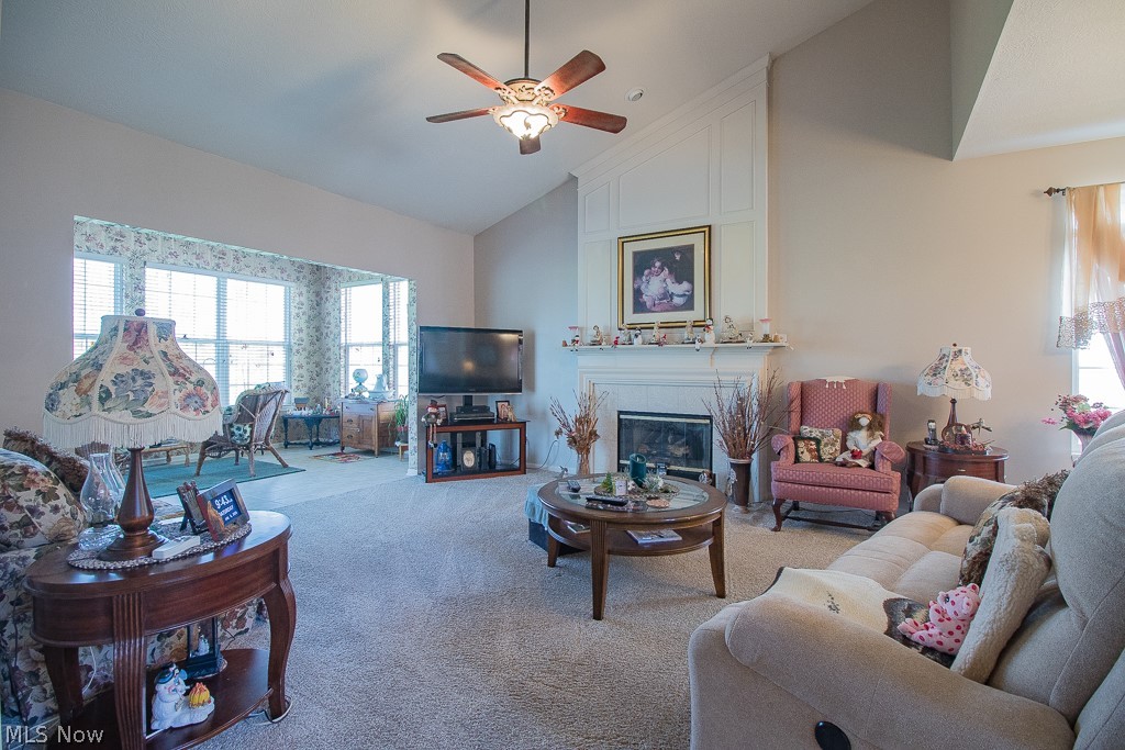 Eagles Club Quail Hol Condo Ph - Residential