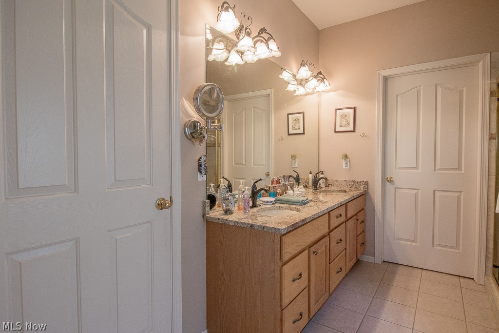 Eagles Club Quail Hol Condo Ph - Residential