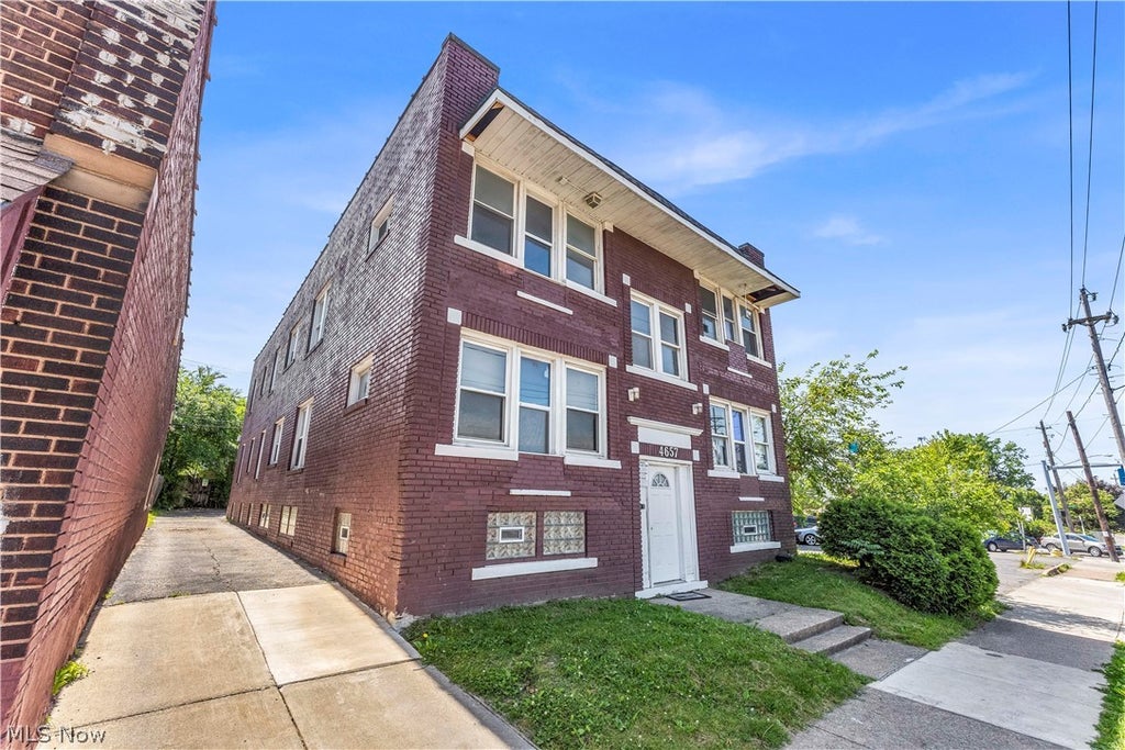 Photo of 4657 Warner Road #4, Garfield Heights, OH 44125 (MLS # 5216793)