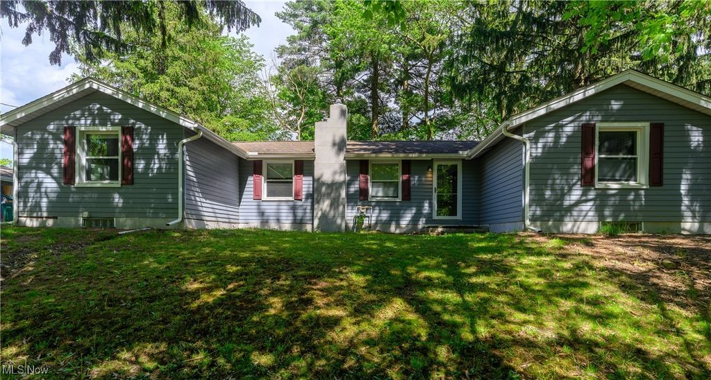 Photo of 151 Shiawassee Avenue, Fairlawn, OH 44333 (MLS # 5180775)