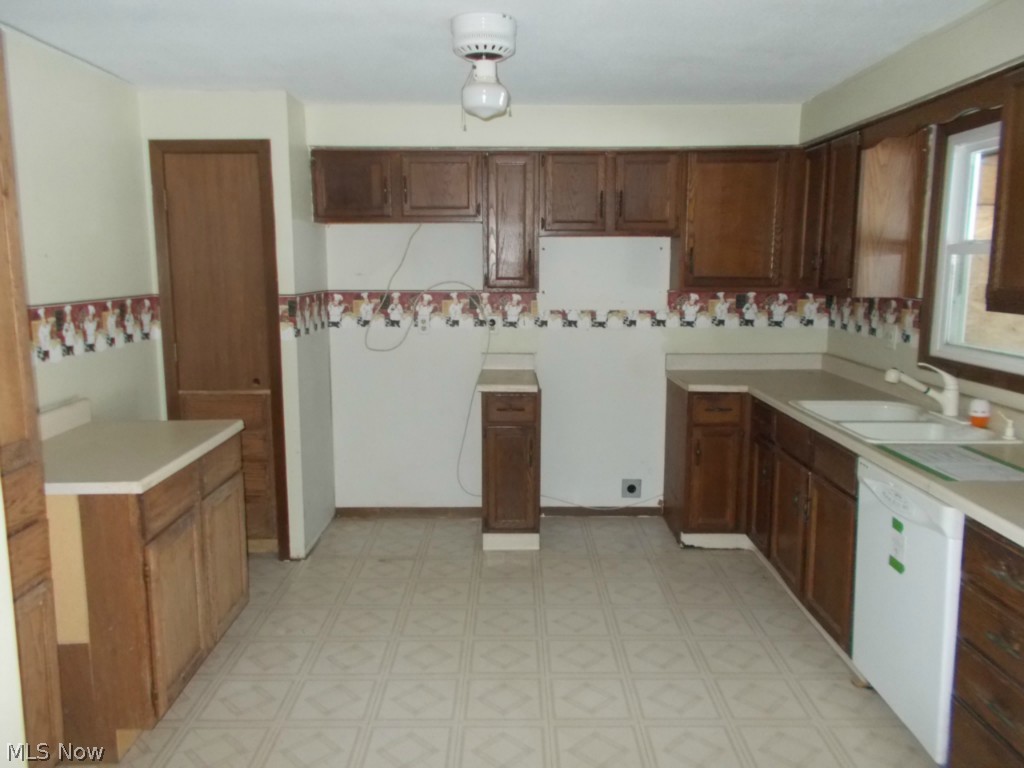 Coral Beach 02 - Residential