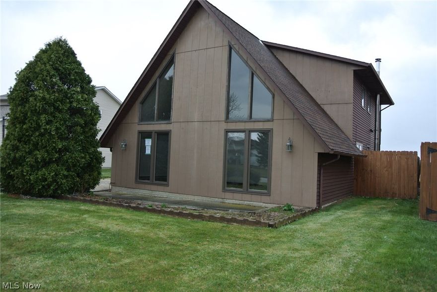 Welcome home to 122 Potomac Dr located in desirable Washington Village Subdivision. This spacious 3 bedroom contemporary home is just waiting for
your personal touches. This home features a nice sized kitchen with newer laminate flooring, open to carpeted dining area. Spacious living room with wall of windows. Family room with bricked area for a wood stove. First floor laundry room. Master Bedroom features nice sized closet with private bath. All bedrooms are on the upper floor. Fully fenced backyard with large storage shed. Two car garage features extra storage cabinets and more.  HUD #412-540082. Property is being sold "As-Is". It is FHA IE-Repair Escrow. (Insurability Subject To Buyer's Appraisal) Pre-Approval or Proof of Funds are required. Buyer is responsible for all due diligence and inquiry of all property information and condition. Owner occupancy restrictions may apply. *Equal Housing Opportunity* Please visit HUDHomeStore for additional information or to view more available