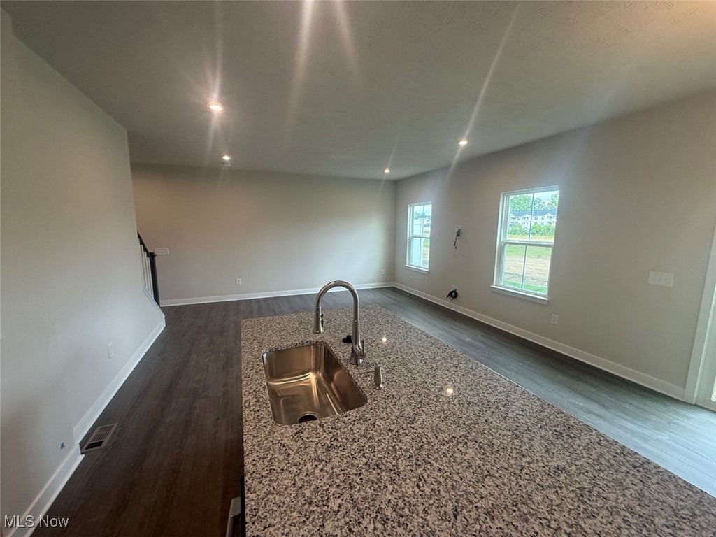 31045 Blooming Lane, Olmsted Falls, Ohio image 3