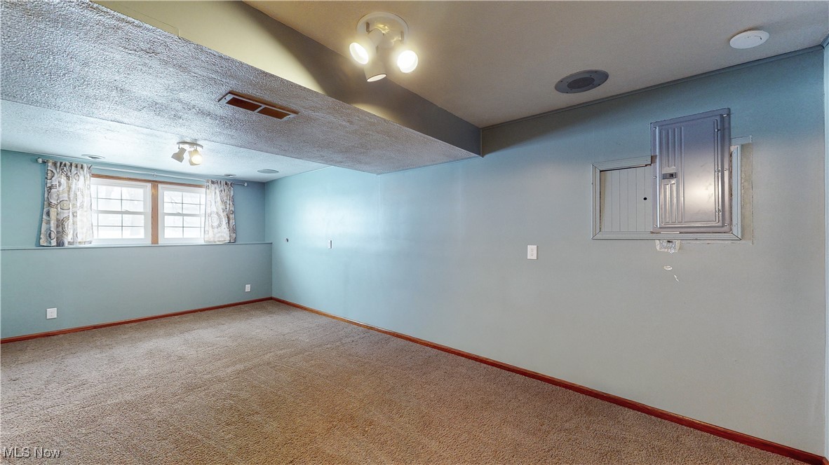 Oakhurst Manor - Residential