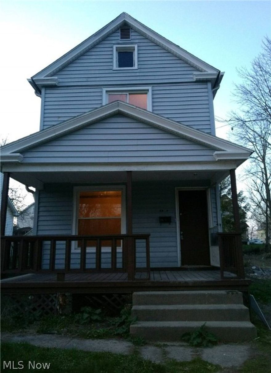 Nicely renovated single family house. BARGAIN! Updated throughout - new hot water heater and updated fixtures. This house is ready to go. No excuses, move right in! BATVAI