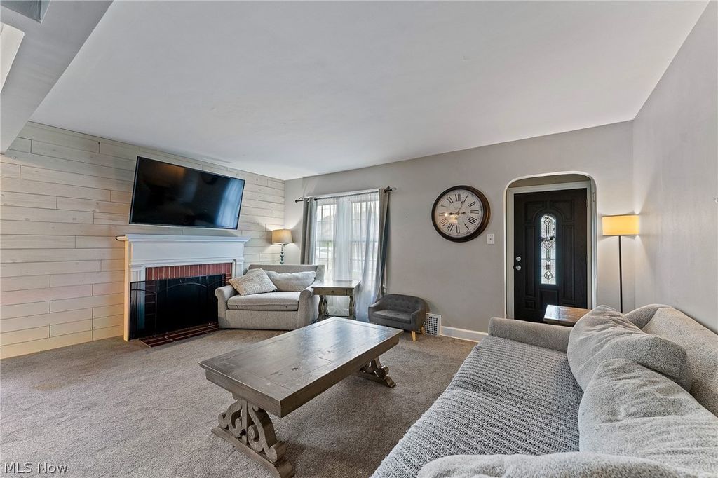 Photo of 51 Renwick Drive, Poland, OH 44514 (MLS # 5208755)