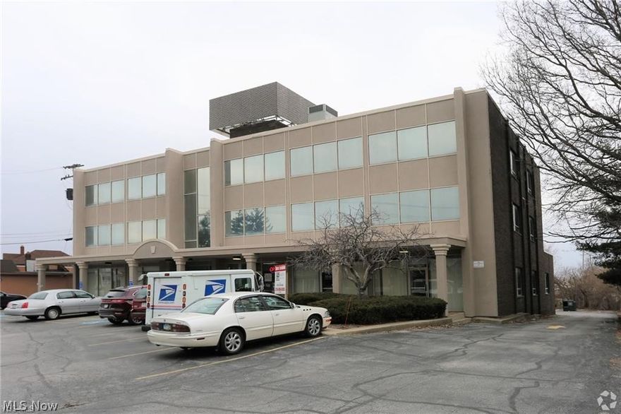 Great office building under New Management !!! Central Parma Location !!!
One of several office spaces available for lease !!!
CALL TODAY TO SCHEDULE AN APPOINTMENT !!!