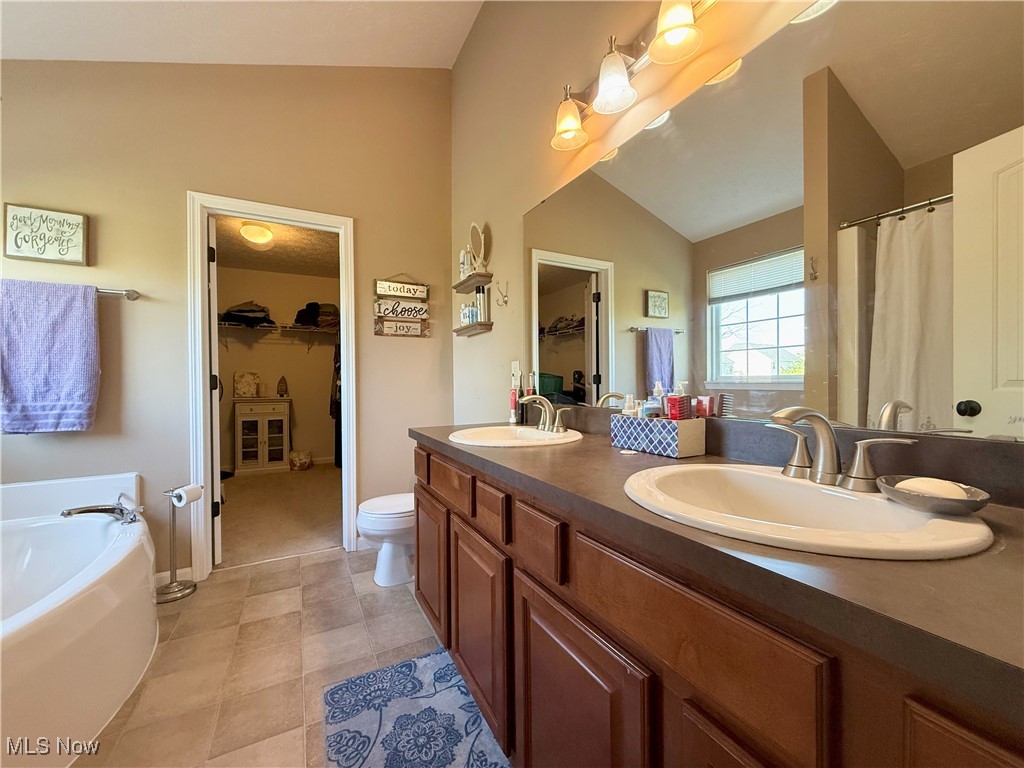 6133 Tyndale Lane, Medina, Ohio image 28
