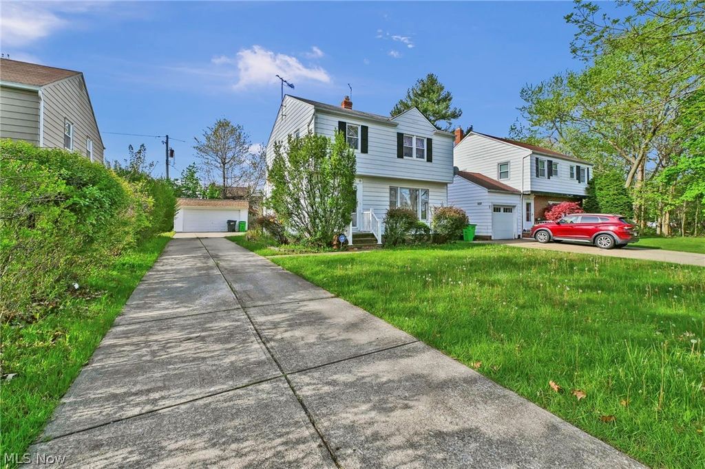 Photo of 4082 Bexley Boulevard, Cleveland, OH 44121 (MLS # 5204987)