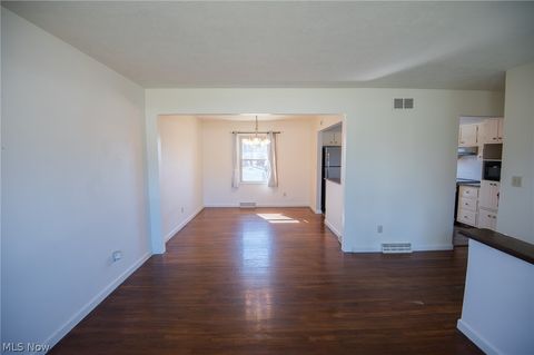 Tiny photo for 3841 Nottingham Avenue, Youngstown, OH 44511 (MLS # 5180833)