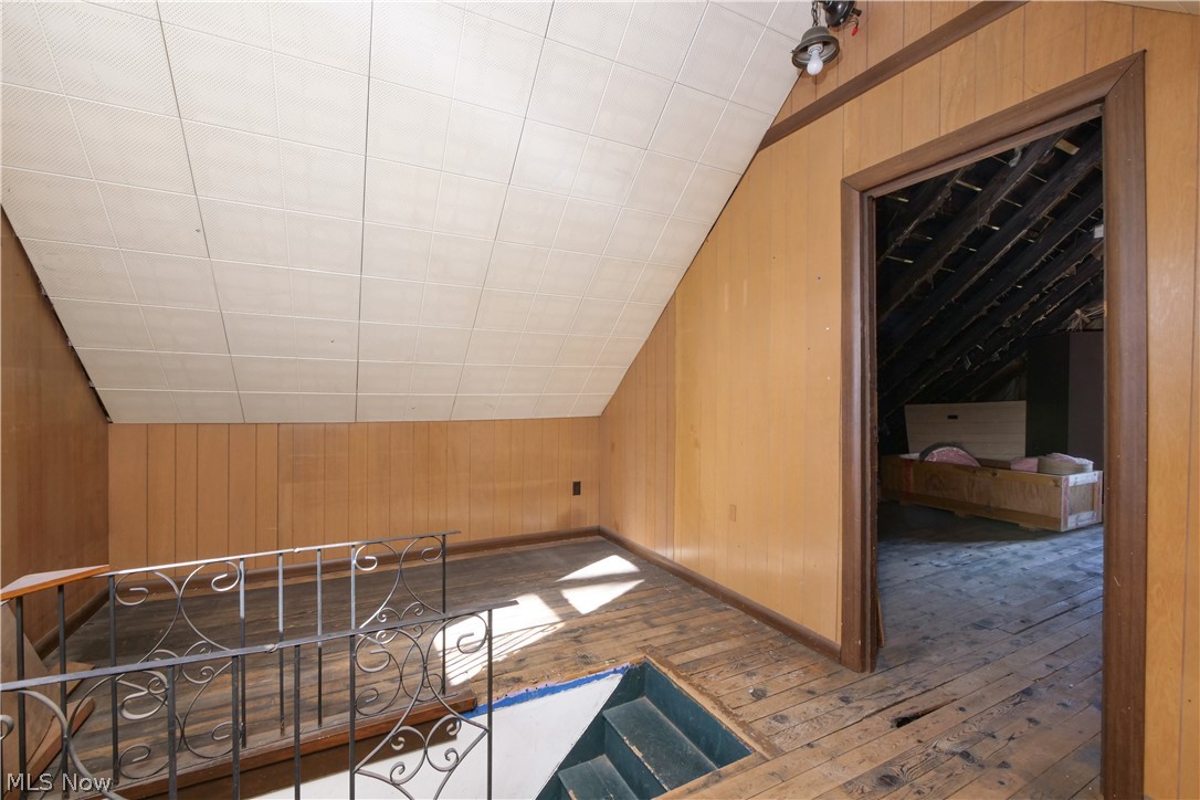 Munroe Falls Ave - Residential