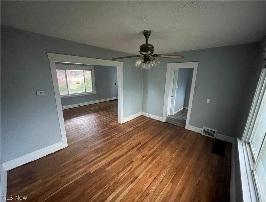 Photo of 1178 E 147th Street, Cleveland, OH 44110 (MLS # 5204309)