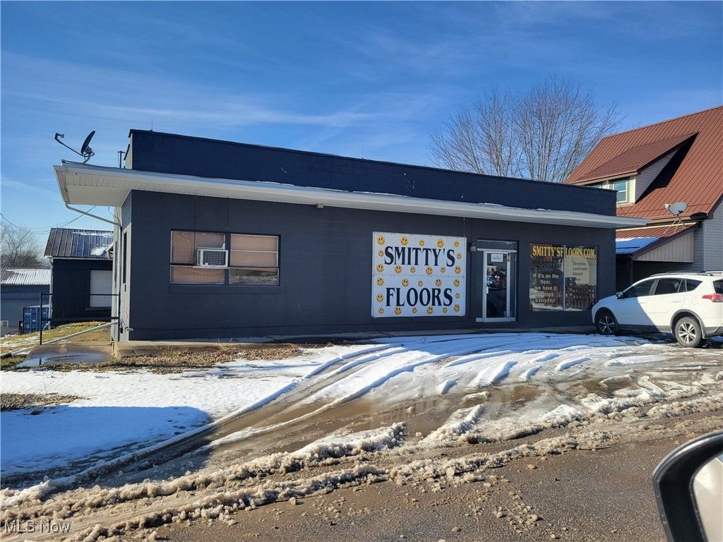 Photo of 404 Lincoln Avenue, Cadiz, OH 43907 (MLS # 5177521)