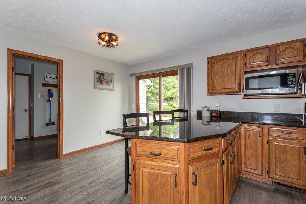 12125 Burlington Glen Drive, Chardon, Ohio image 6