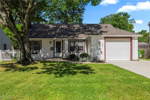 Homes For Sale - 266 Franklin Drive<br/> Berea, OH 44017