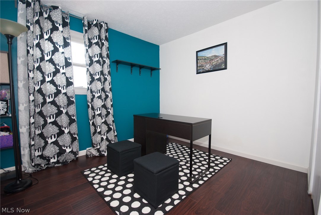 Oxford Heights Condos Ph 04 - Residential