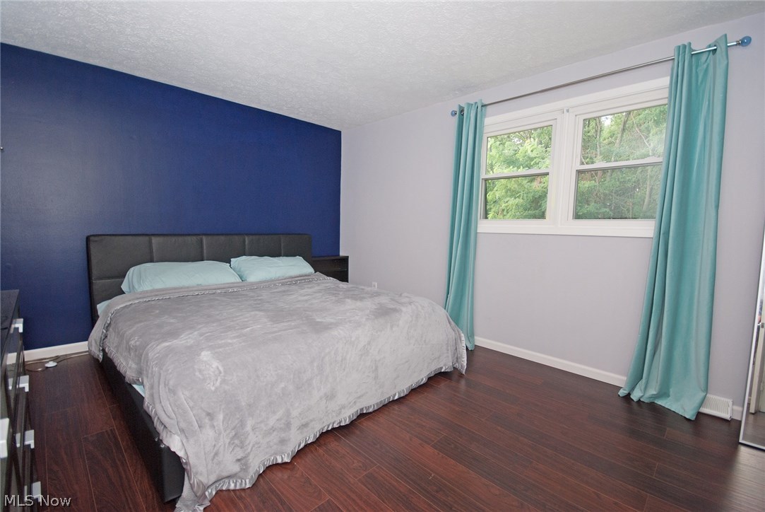 Oxford Heights Condos Ph 04 - Residential