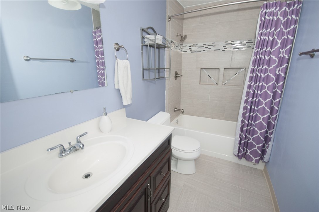 Oxford Heights Condos Ph 04 - Residential