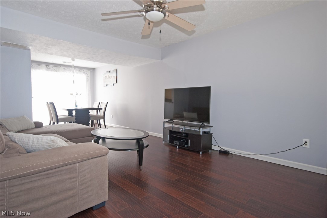 Oxford Heights Condos Ph 04 - Residential