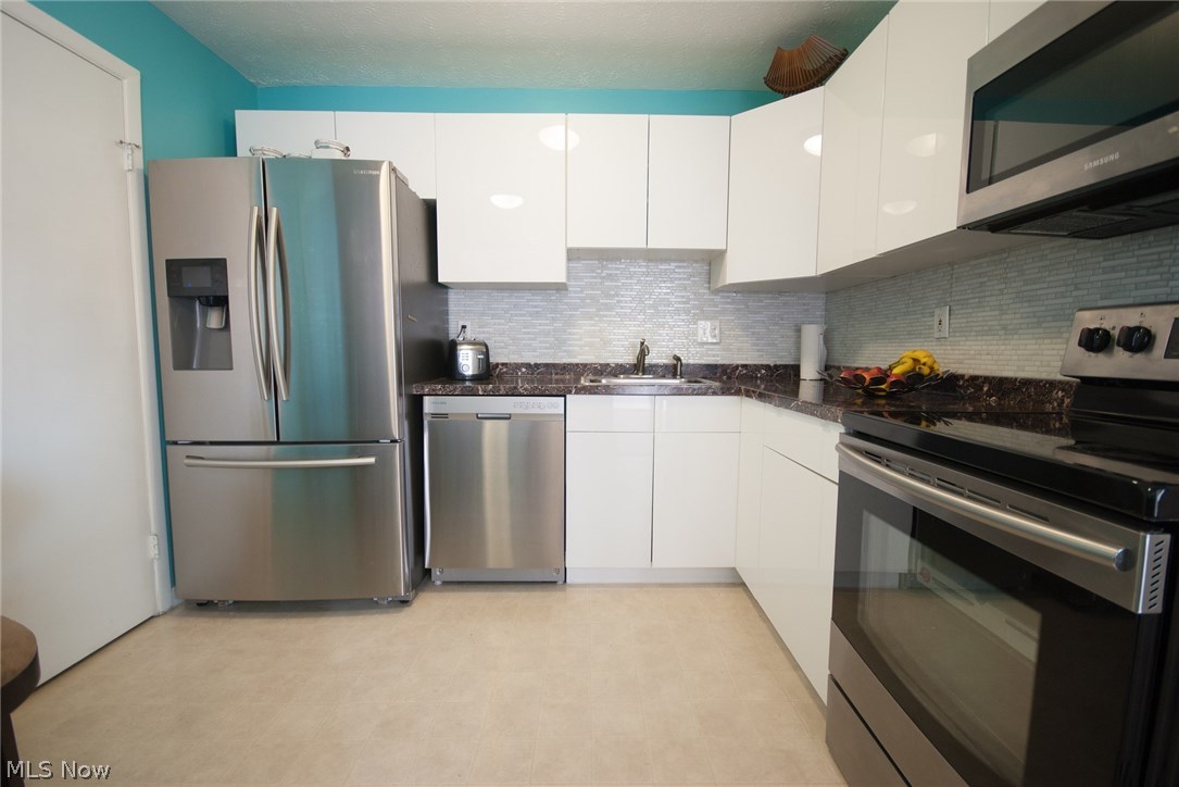 Oxford Heights Condos Ph 04 - Residential